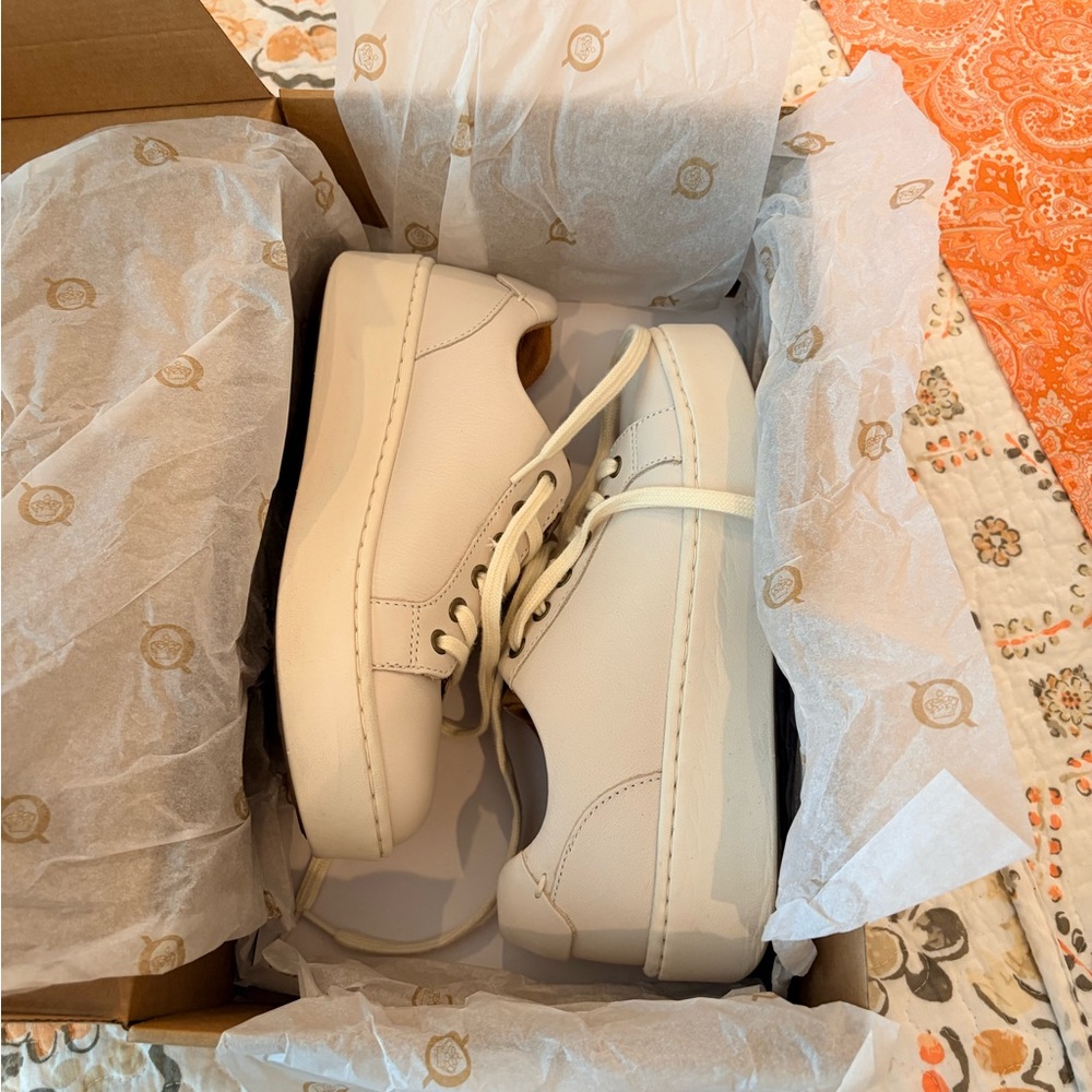 BORN MIRA WHITE ITALIAN FINISHED LEATHER PLATFORM SNEAKERS SIZE 7 - Picture 2 of 11